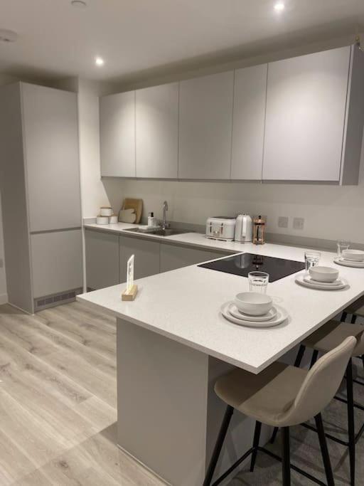 Modern Trafford 1Br Apartment-Free Parking-Cinema Room Manchester Luaran gambar
