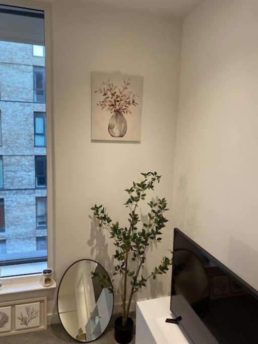 Modern Trafford 1Br Apartment-Free Parking-Cinema Room Manchester Luaran gambar