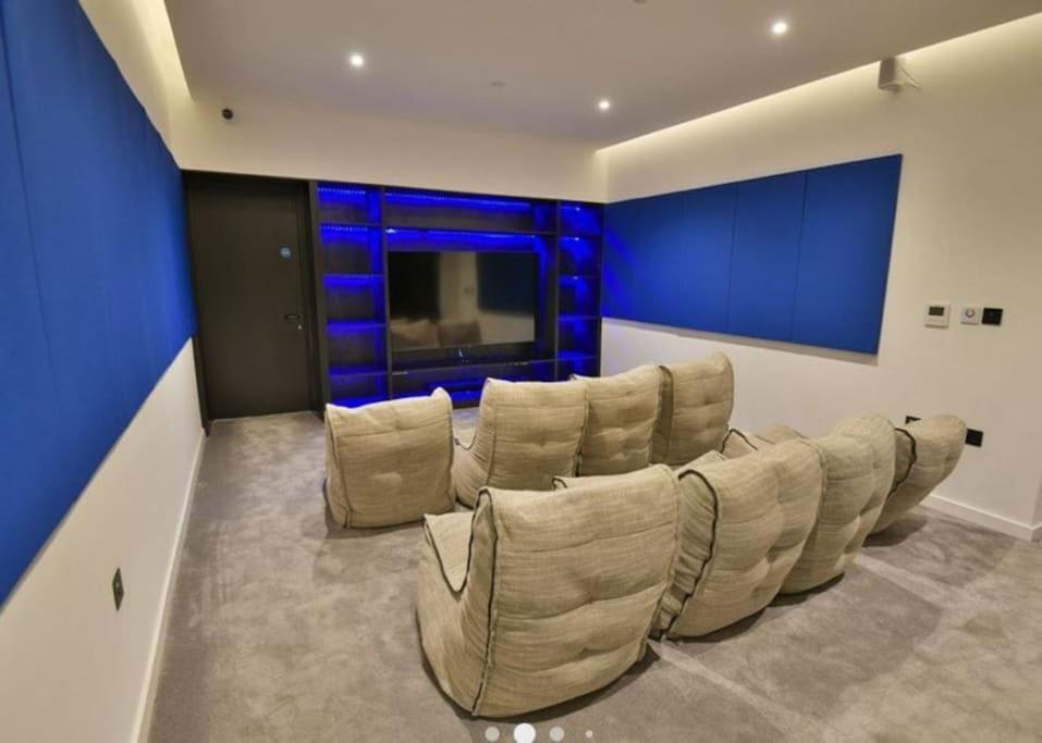Modern Trafford 1Br Apartment-Free Parking-Cinema Room Manchester Luaran gambar