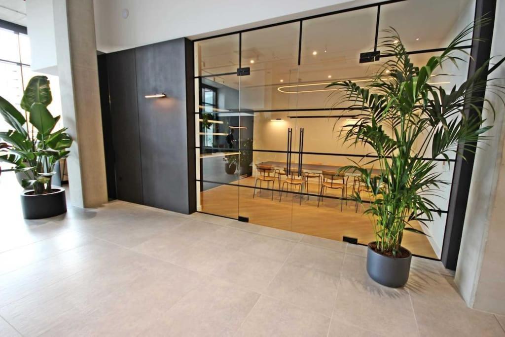 Modern Trafford 1Br Apartment-Free Parking-Cinema Room Manchester Luaran gambar
